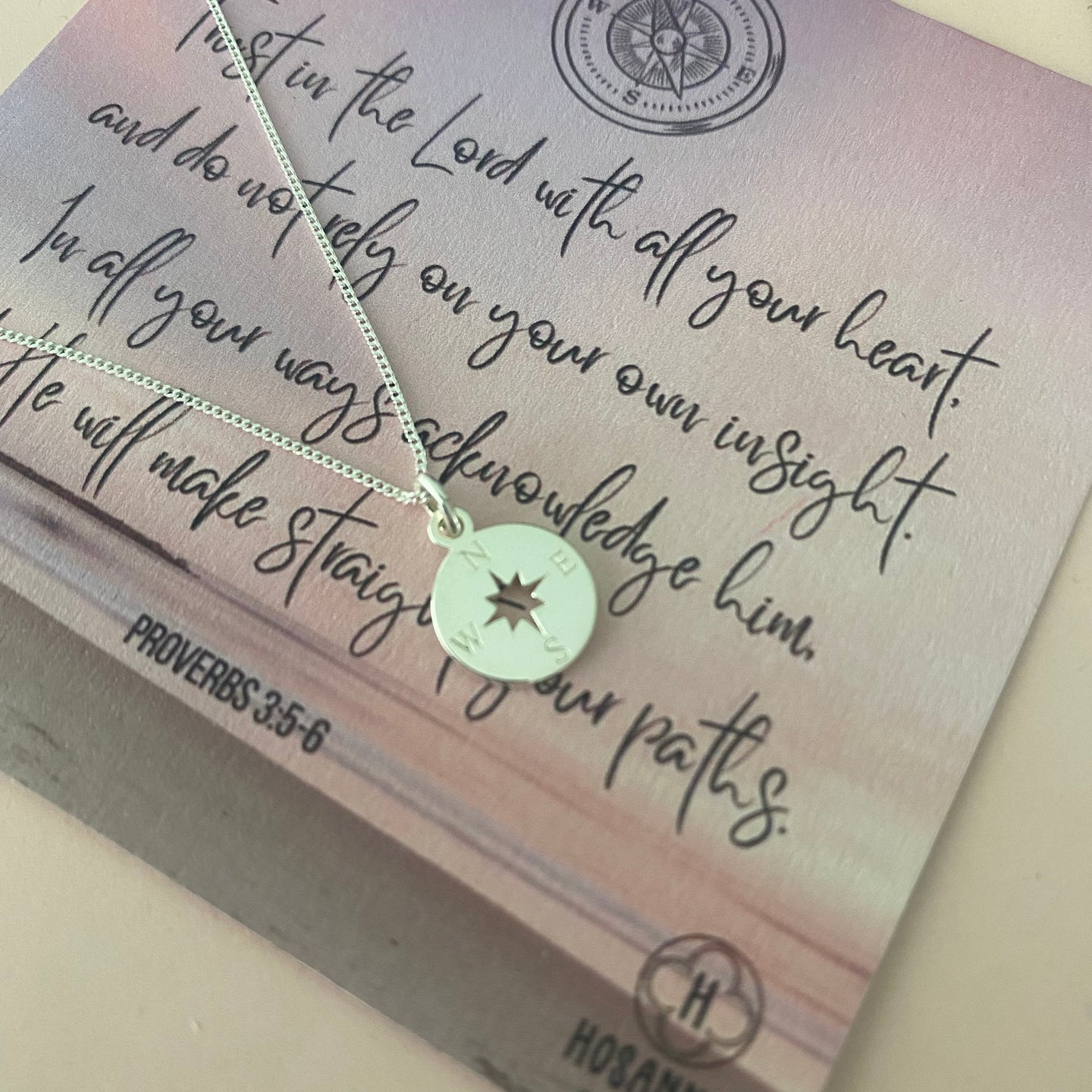 Compass Necklace 'Trust in the Lord'